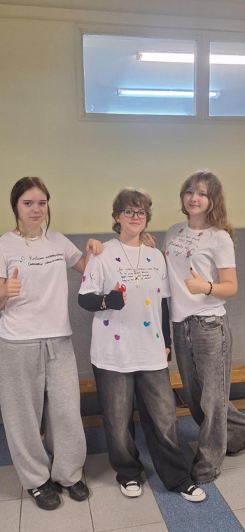 4a220a8a-9d05-4727-8bf6-403c6d1d4527