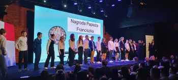 7394556565439179396_1761057714873