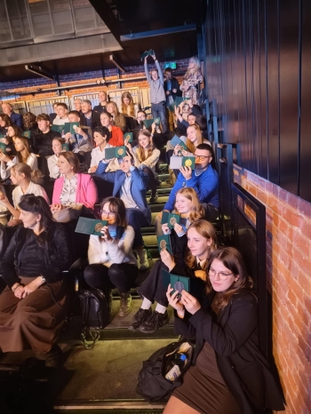 7256762291079283098_1761057759109