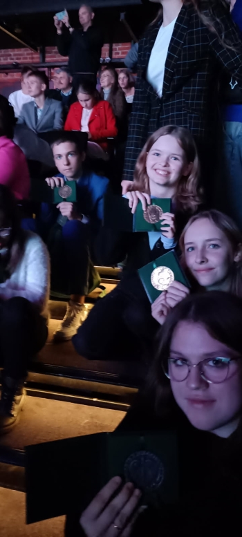 4500211595657267734_1761057750341