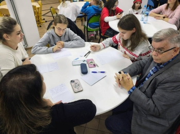 facebook_1765469821199_7404917132935113981