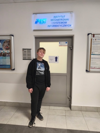 -1906599816862306914