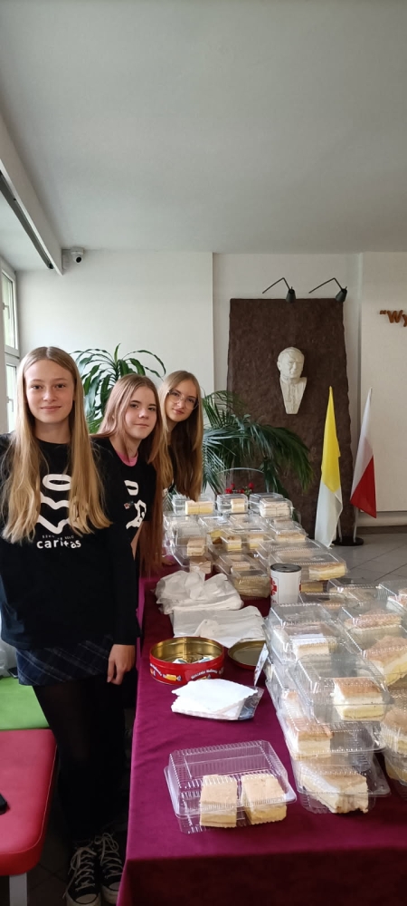 Szkolne Koło Caritas - Akcja Kremówka