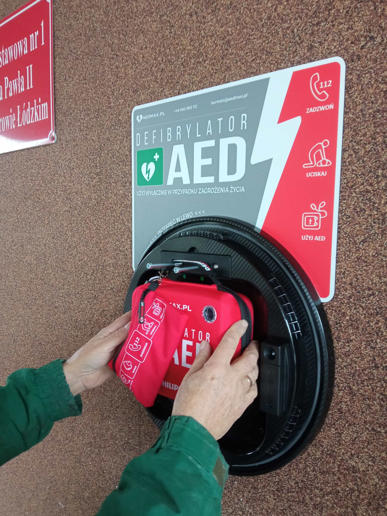  Defibrylator AED